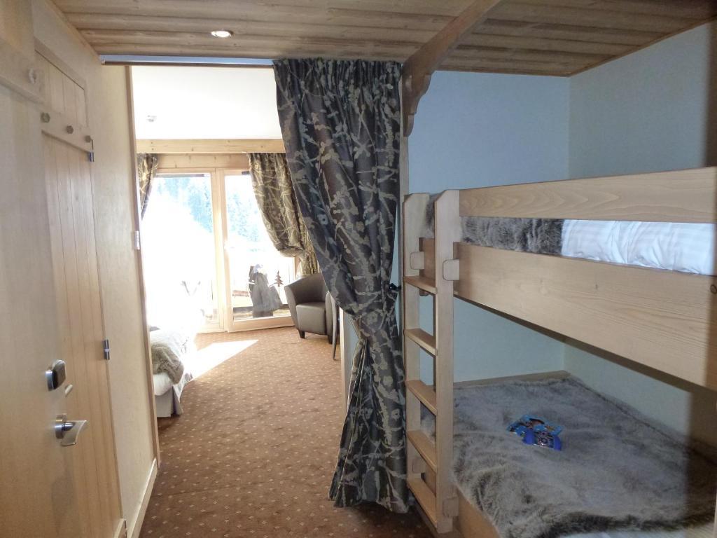 Family Room,28431173:JPEG